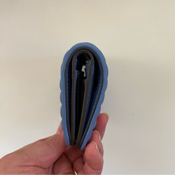 NWOB Tory Burch Willa Ruched Medium Wallet - Picture 5 of 9